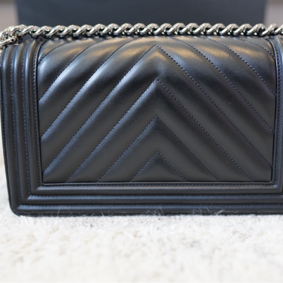 Chanel Medium Boy Bag with Shiny Dark Silver Hardware - Picture 2 of 15